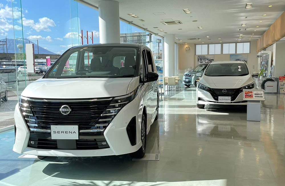 ショールーム・サービスピット見学：会社説明会